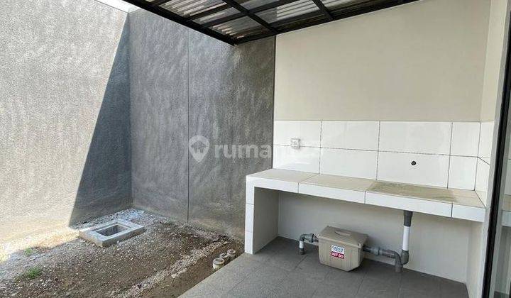 Rumah Kota Baru Parahyangan Tatar Tarubhawana 2 lantai 2