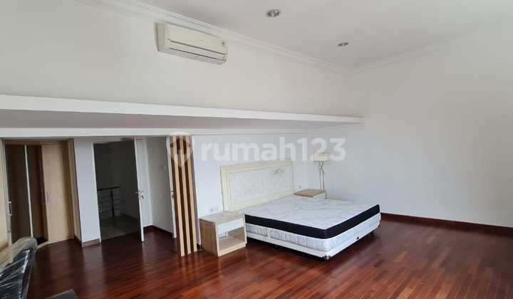 Penthouse Apartemen Grand Kartini 2 Lantai 2