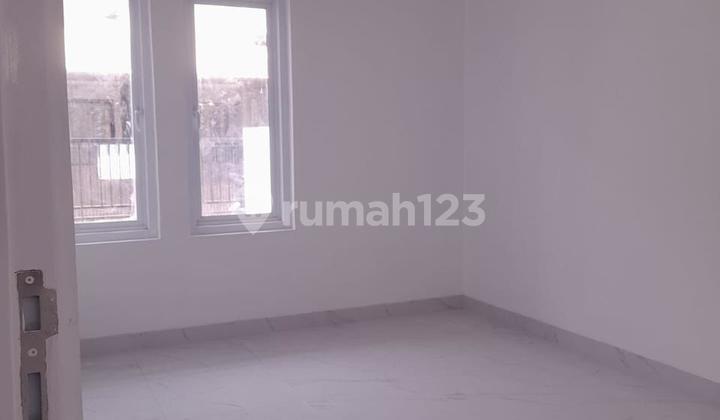 Rumah di Janur Kuning Kelapa Gading Rumah di Janur Kuning Kelapa Gading