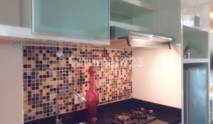 Apartment For Rent Surabaya Studio with Smart TV Hotwater Pakuwon Mall 2