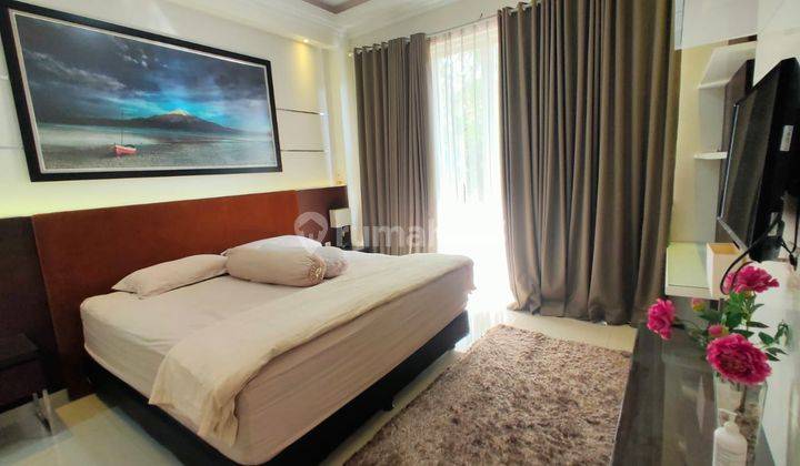 Rumah Bagus Furnished SHM di Citraland, Surabaya 1