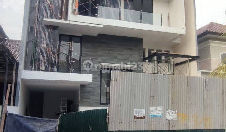 Fullerton Citraland Rumah Baru Dekat Gwalk Bagus 2,5 Lantai  1