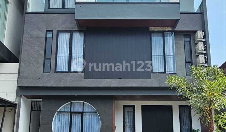 Rumah Citraland Kolam Renang Bagus Minimalis