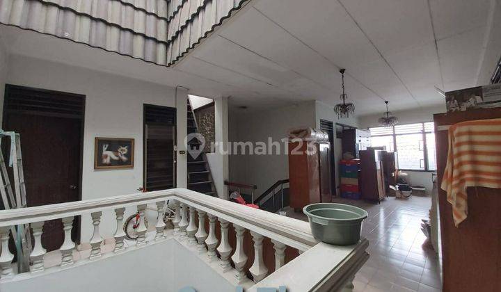 Rumah 2 Lantai Unfurnished Shm,harga Hitung Tanah Saja 5