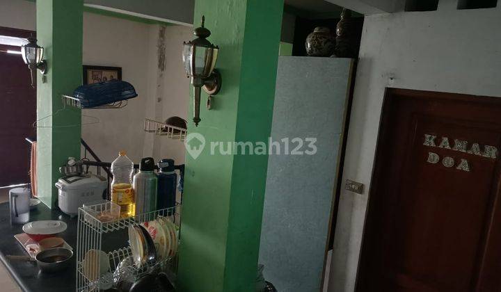 Rumah 3 Lantai Bagus Semi Furnished SHM 3
