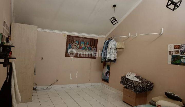 Rumah 3 Lantai Bagus Semi Furnished SHM 15