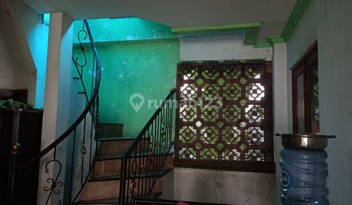 Rumah 3 Lantai Bagus Semi Furnished SHM 17