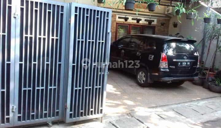 Rumah Bagus Semi Furnished SHM 1