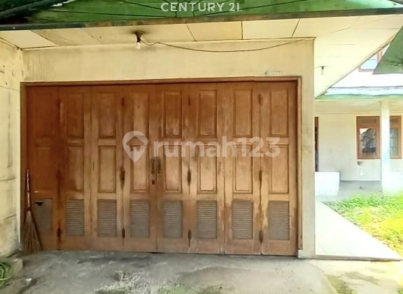 House by the Roadside Adjacent to Bintaro Suitable for Business 9389