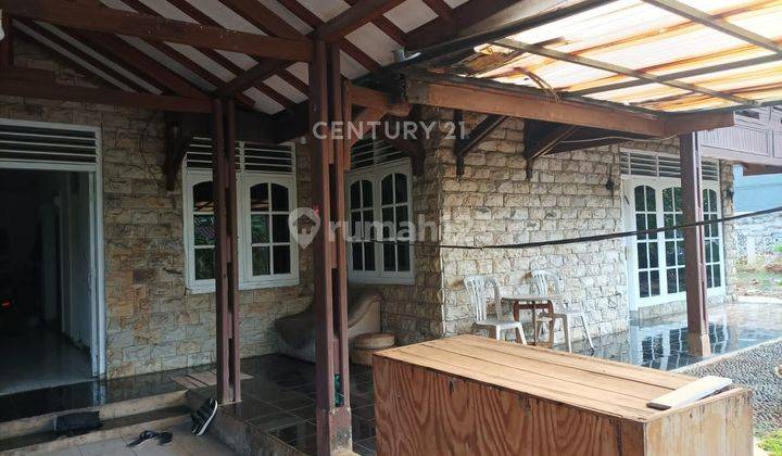 tampak depan rumah hook di komplek pertamina