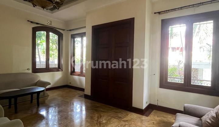 Dijual Rumah Nyaman & Strategis di Patra Kuningan, Jakarta Selatan 2