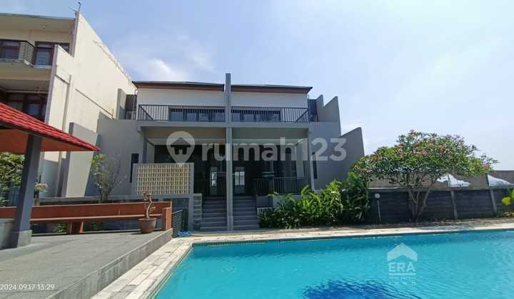 Rumah Setra Duta Dengan Private Pool Hanya 10 Menit Dari Exit Tol Pasteur 1