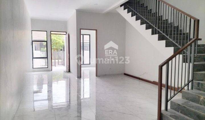 Rumah Minimalis Mekar Wangi Singgasana Pradana, Dalam Cluster, Hadap Timur, rumah baru gress. Pencahayaan bagus 1