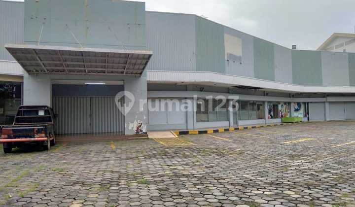 Very Spacious Strategic Flexible Business Space in Bandung City