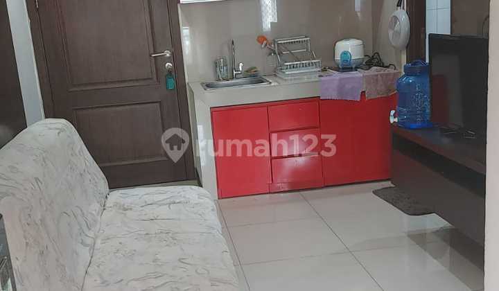 Strategic Campus-Facing South Apartment