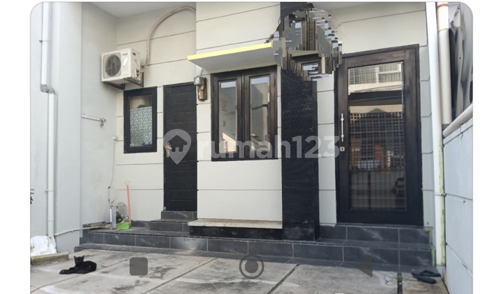 Sell Fast Minimalist House Width 5 Car Road 1 Car Ex Brand New in Kelapa Gading North Jakarta 2