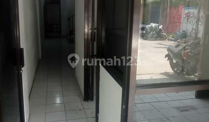 Dijua Ruko 3.5 Lantai.di Kompleks Peta Selatan. Kalideres Dijua Ruko 3.5 Lantai.di Kompleks Peta Selatan. Kalideres
