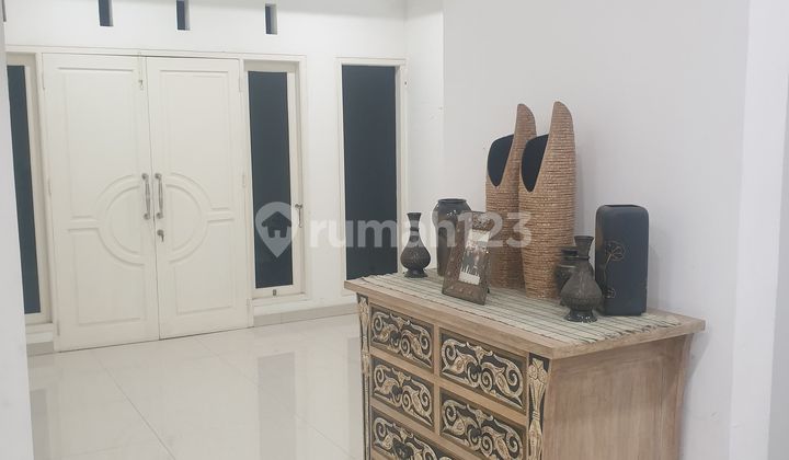 Dijual Rumah 2 Lantai Tinggi Dari.jalanan