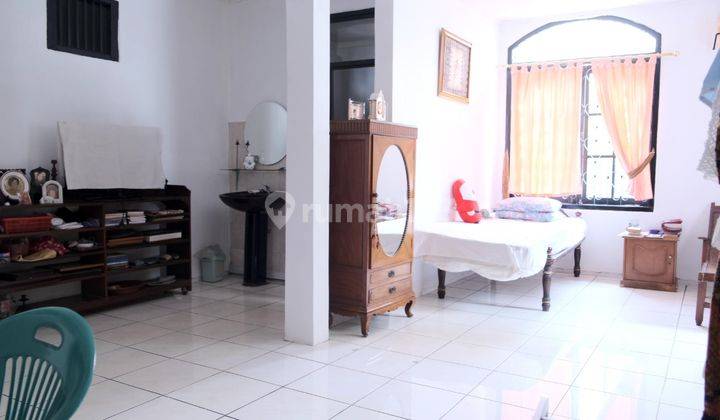 Rumah  Hook, Hitung Tanah saja, di Kawasan Pulomas 5