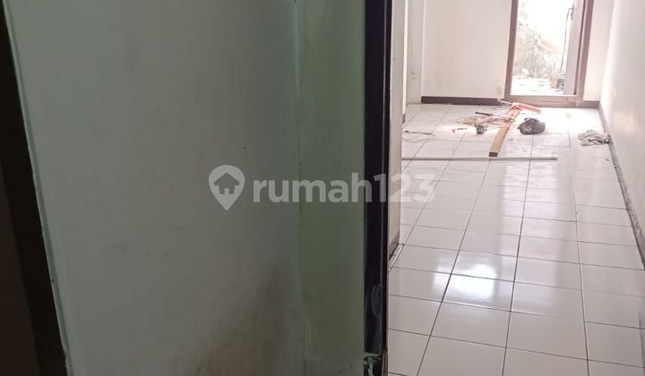 Dijual Ruko 3,5 Lantai di Pluit. Tinggi Dari Jalanan, Dekat Akses Tol