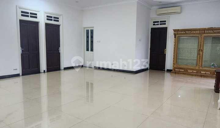 Dijual Rumah Besar Bagus di Pondok Kelapa Dekat Tol Jatiwaringin