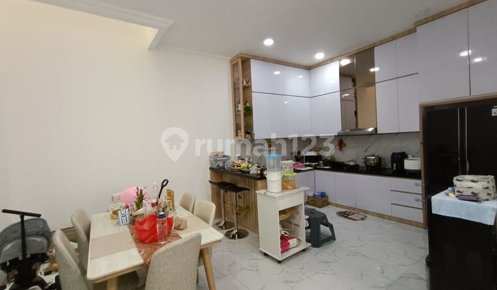 Di Jual Rumah Bagus 3 Lantai di Kelapa Hibrida 2