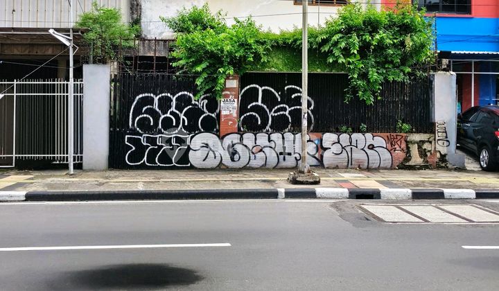 Old House for Sale, Land Area Only, Strategic Location 1