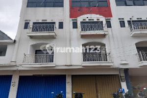 4-Floor Shop House for Rent in Rawamangun, Strategic Location, Ready to Use