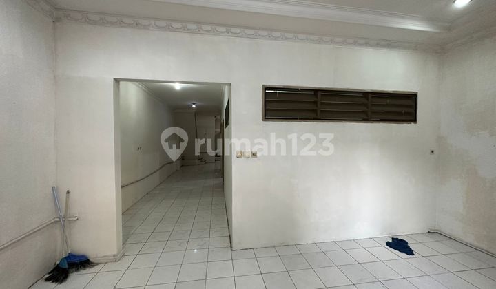 Disewakan Rumah 2 Lantai di Bandengan 2