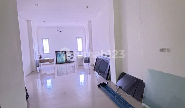 For Sale 4-Storey Shophouse in Kelapa Gading Renovated For Sale 4-Storey Shophouse in Kelapa Gading Renovated