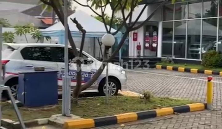 Dijual Ruang Usaha Bekas Showroom dan Bengkel Mobil di Sidoarjo Dijual Ruang Usaha Bekas Showroom dan Bengkel Mobil di Sidoarjo
