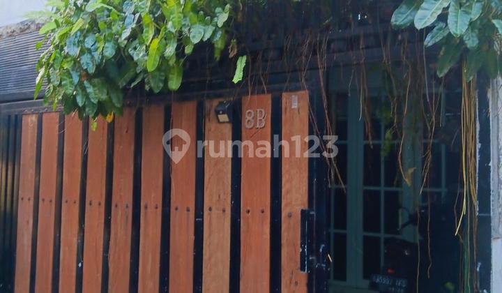 Dijual Rumah Minimalis 3 Lantai di Tomang Akses 2 Motor