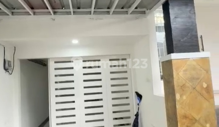 Disewakan Rumah 2 Lantai Semi Furnish di Rawamangun Sangat Siap Huni Disewakan Rumah 2 Lantai Semi Furnish di Rawamangun Sangat Siap Huni