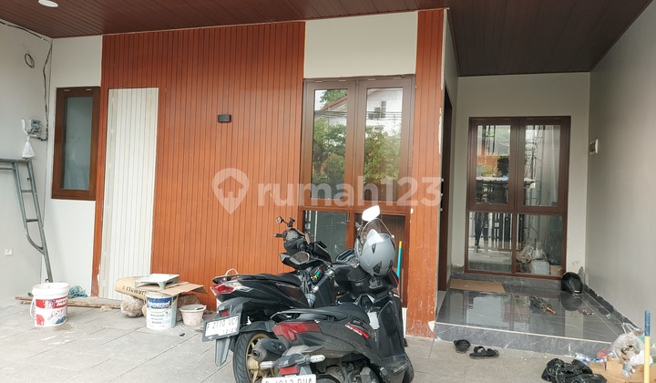 Rumah Brand New 2 Lantai di Cempaka Putih SIP Hini Tinggi Dari Jalanan 2