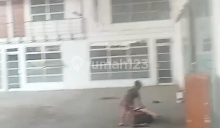 Dijual Bangunan Eks Showroom dan Gudang Mobil Harga Dibawah NJOP