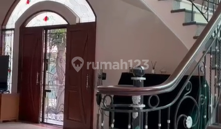 Dijual Rumah Hook 3 Lantai Dutamas Jelambar