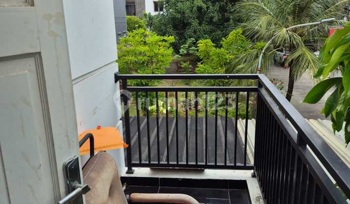 Jatinegara Baru House 217m2 Good Corner