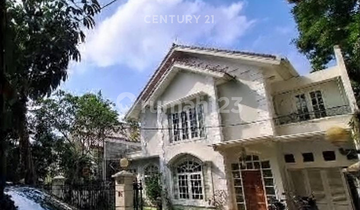 Rumah Mewah Strategis di Jl Berlian 1 Cilandak Jakarta Selatan