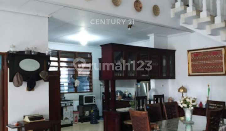 Toll Access House on Jl Swadaya, Pondok Labu, South Jakarta 2