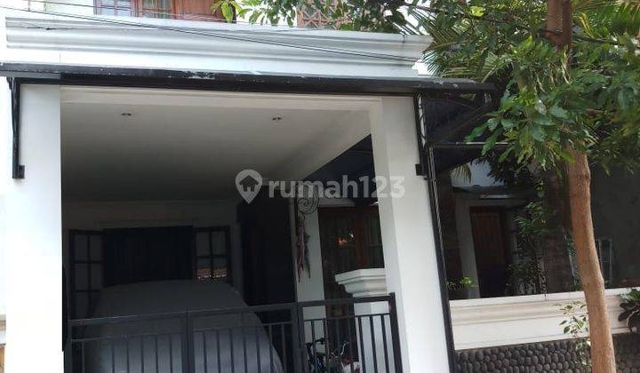 Rumah Cantik Pusat Kota Sidoarjo di Pondok Mutiara 1