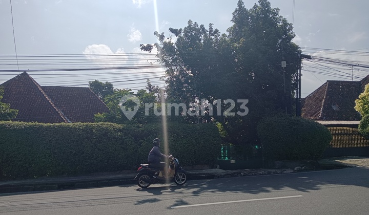 Rumah Strategis Pinggir Jalan Pahlawan Bogor Selatan 