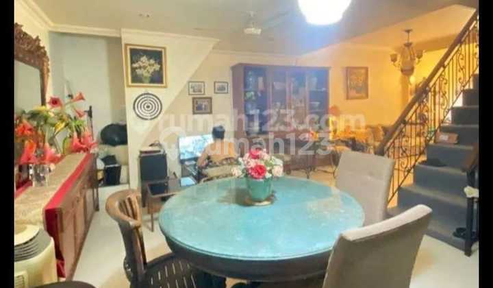 Rumah Minimalis Modern Lokasi Strategis di Grogol Petamburan 2