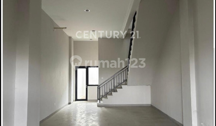 Ruko Pik 2 Hadap Jalan Utama Mega Kuningan , Posisi Badan 2