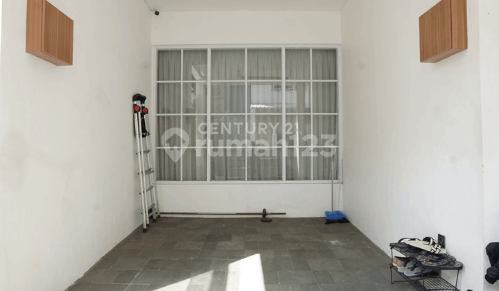 Minimalist House Near City Center in Taman Sarana Cimanggu Indah 2