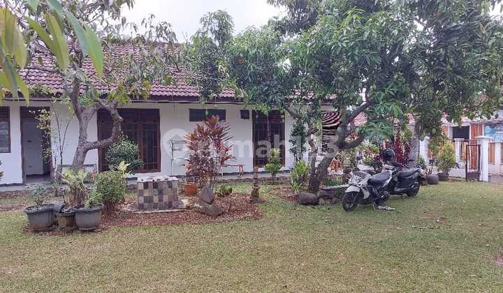 Rumah  Strategis Halaman Luas di Komplek Tajur Indah Bogor