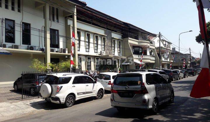 Gedung Perkantoran PT Karya Asmara Abadi Jl Ach Adnawijaya 1