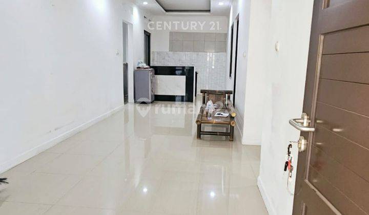 ruang tamu rumah full renovasi siap huni