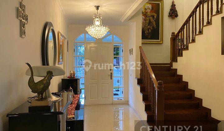 ruang tamu rumah asri siap huni furnished