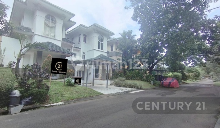 House in Sentul City Cluster Green Golf Hill 2