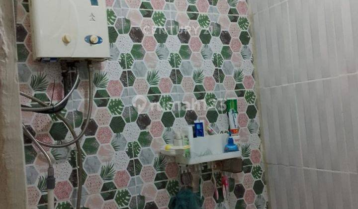 kamar mandi rumah strategis di perumahan tatya